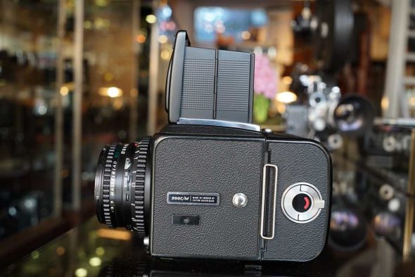 Hasselblad 500C/M with 80mm F/2.8 Planar & A12, black kit with fresh service