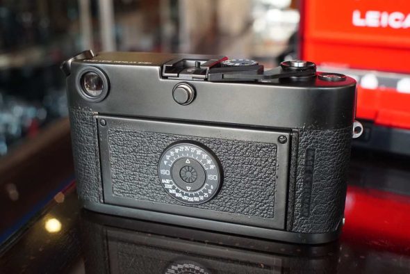 Leica M6 body black in case