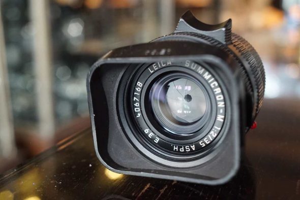 Leica Summicron-M 35mm F/2 ASPH. 6-bit + Lenshood