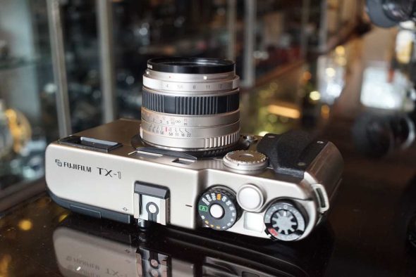 FujiFilm TX-1 with Fujinon 45mm F/4 lens kit