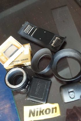 Small lot of Nikon F accessories, mixed