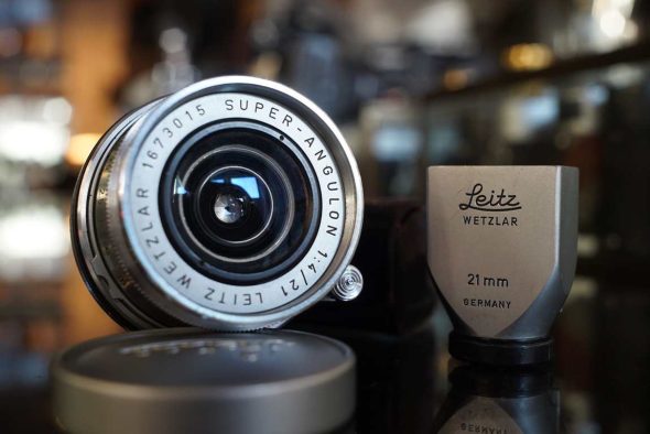 Leica Super-Angulon 21mm F/4 + 21mm viewfinder