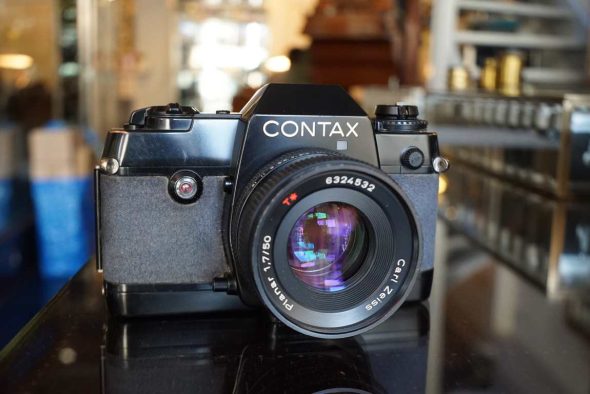 Contax 137 MD quartz + Zeiss Planar 50mm F/1.7 lens