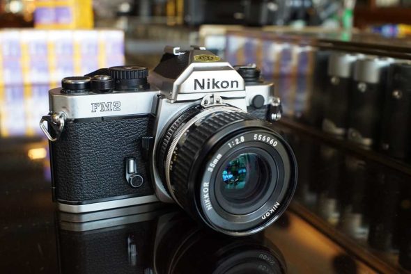 Nikon FM2n chrome + AI-S 35mm F/2.8 lens