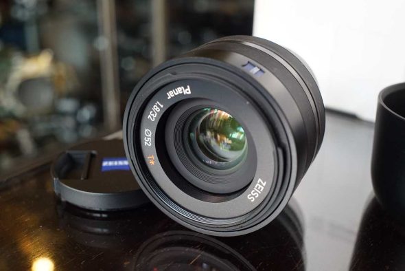 Carl Zeiss Touit 32mm F/1.8 lens for Fujifilm X, boxed