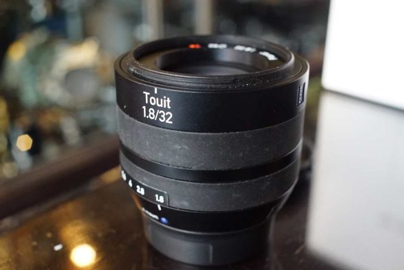 Carl Zeiss Touit 32mm F/1.8 lens for Fujifilm X, boxed