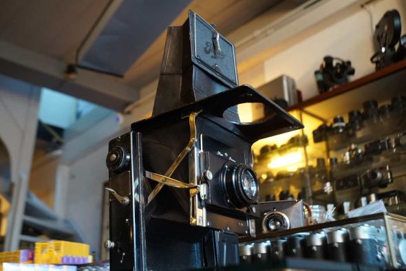 Ihagee Dresden reflex with Tessar 150mm F/4.5 lens , collectible