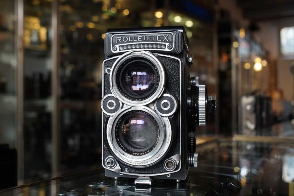 Rolleiflex 2.8F Xenotar, worn cosmetics Rolleiflex 2.8F Xenotar, worn cosmetics