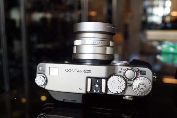Contax G2 + 45mm F/2 Planar + TLA-200 flash