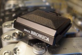 Bronica ETRSi Waist level finder