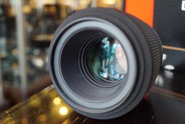 Sigma AF 105mm F/2.8 D EX DG Macro lens for Nikon FX and DX, boxed