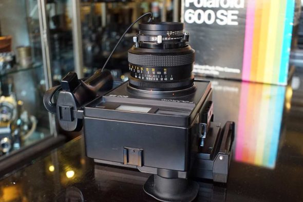 Polaroid 600SE instant camera with f=127mm F/4.7 Mamiya lens, boxed
