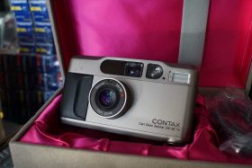 Contax T2 point and shoot, silver, boxed
