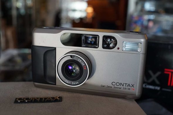 Contax T2 point and shoot, silver, boxed