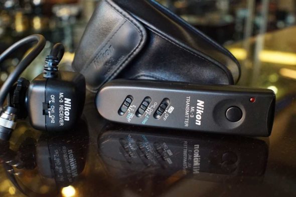 Nikon ML-3 wireless trigger kit in pouch