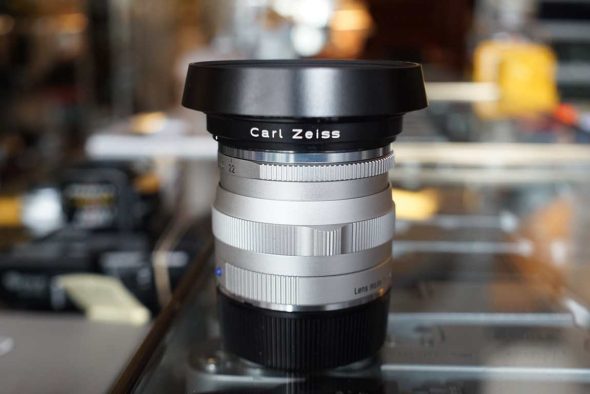 Carl Zeiss Biogon 35mm F/2 T* ZM lens in silver