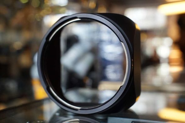 Hasselblad lenshood for V series Planar 80mm F/2.8 lens