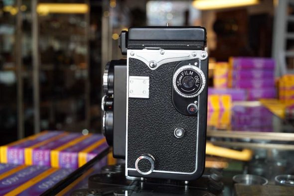 Yashica 635 TLR with 80mm F/3.5 lenses incl. 135 kit