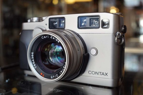 Contax G2 with 45mm Planar F/2 lens kit