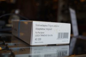 Leica 42220 tripod adapter for Trinovid