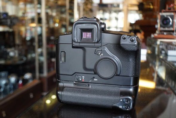Canon EOS-3 + Canon EF 50mm F/1.8 lens