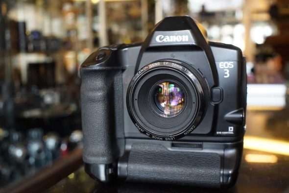 Canon EOS-3 + Canon EF 50mm F/1.8 lens