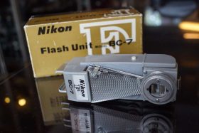 Nikon F flash unit model BC-7, boxed