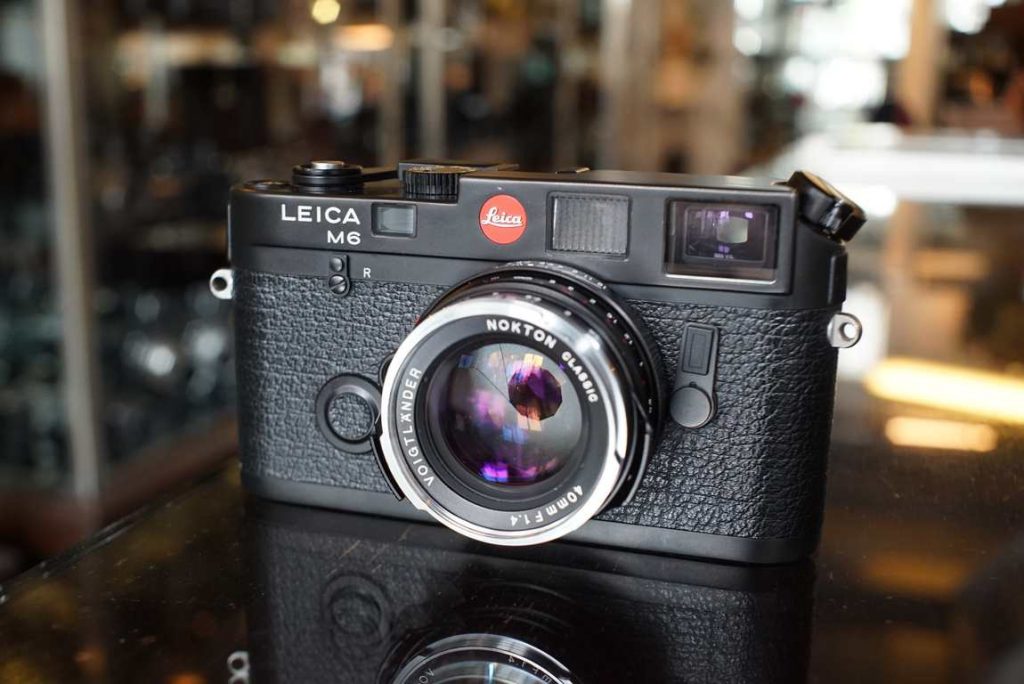 Leica M6 Titanium kit with matching Summilux 50mm F/1.4, collectible, boxed