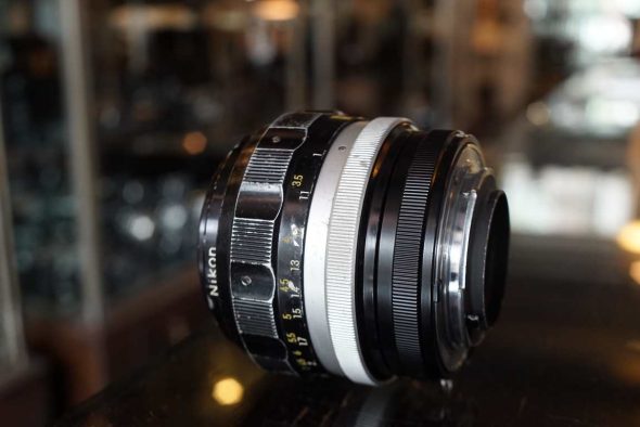 Nikkor-H 85mm F/1.8 , AI-converted, worn