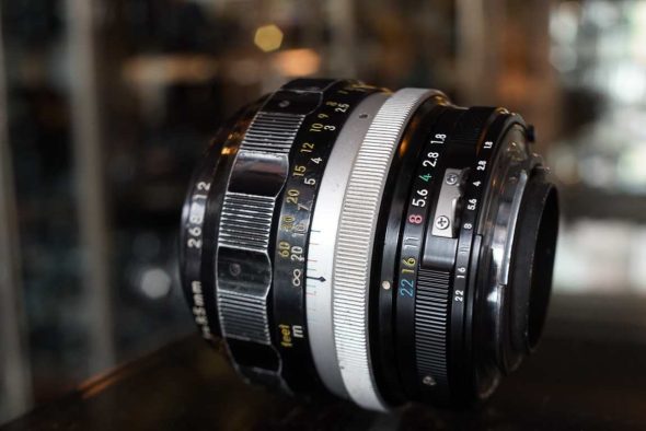 Nikkor-H 85mm F/1.8 , AI-converted, worn