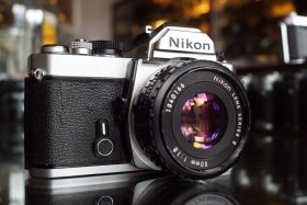 Nikon FM chrome + E 50mm F/1.8 pancake lens