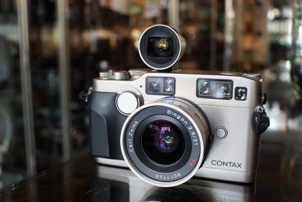 Contax G2 + 21mm F/2.8 Biogon lens