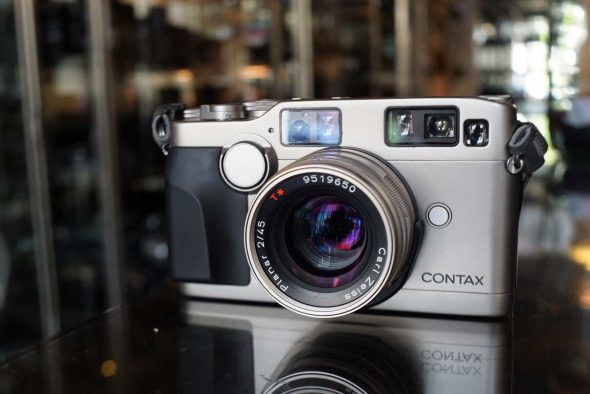 Contax G2 with 45mm F/2.8 Planar T* kit