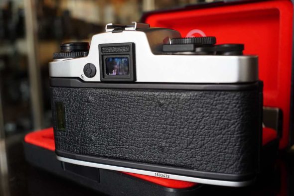 Leica R4 body chrome, cased
