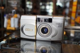 Nikon Lite Touch Zoom 100W w/ 28-100mm lens