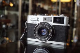 Olympus 35RC w/ E.Zuiko 42mm f/2.8 lens