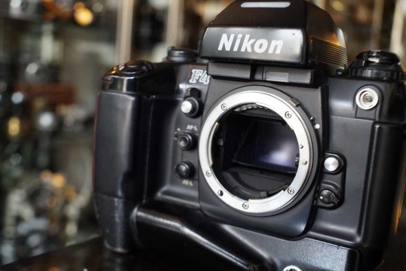 Nikon F4 + MB-21 grip, OUTLET