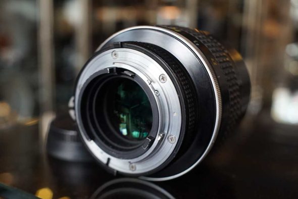 Nikon 105mm F/1.8 AI-S lens