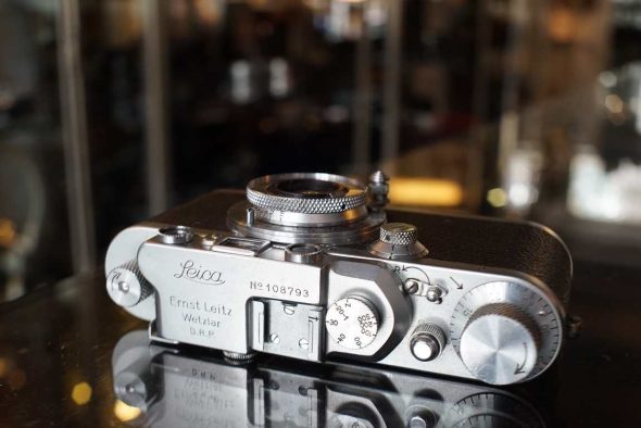 Leica III + Elmar 5cm F/3.5 lens in leather case