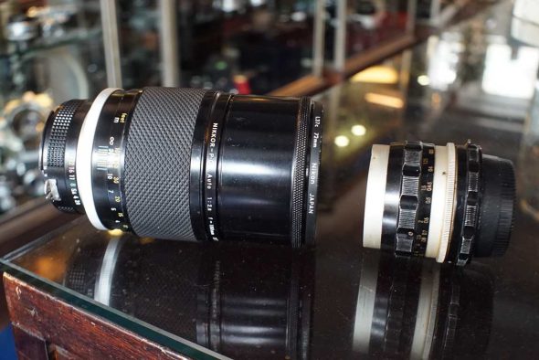Lot of two Nikon lenses with issues: Nikkor 180mm f/2.8 AId and 35mm f2.8 non-ai, OUTLET