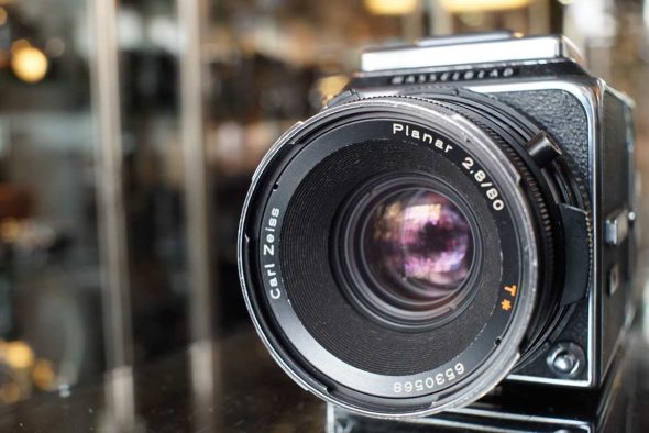 Hasselblad 500C/M + 80mm F/2.8 Planar Prontor CF lens