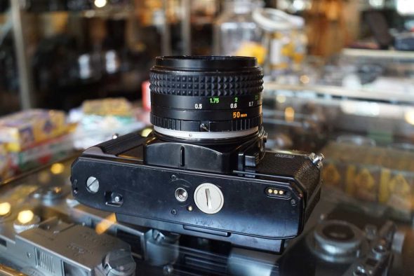 Minolta X-700 + 50mm F/1.7 Rokkor lens