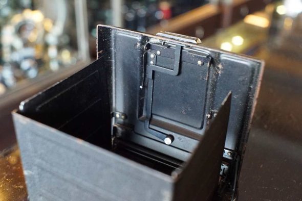 Mamiya waist level finder for RB67 with issues. OUTLET