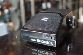 Bronica ETR AE-II metered prism finder