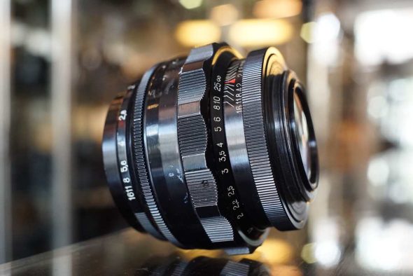 Jupiter-9 85mm F/2 lens in black, M42-mount