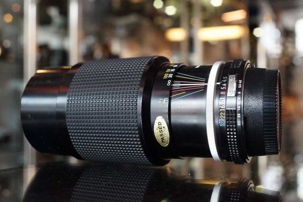 Nikon Zoom Nikkor 80-200mm F/4.5 AI lens