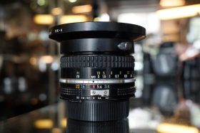 Nikon Nikkor 20mm F/3.5 AI-S + HK-6 lenshood