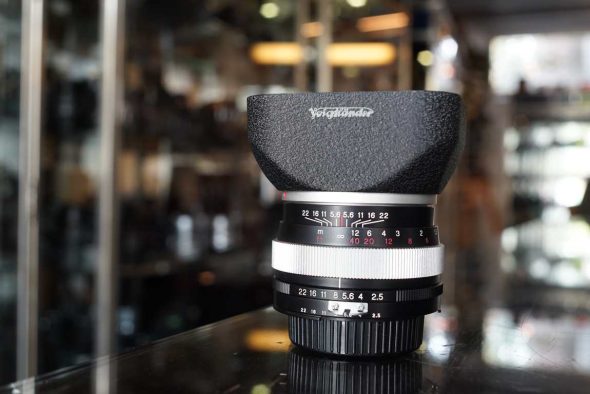 Voigtlander Color-Heliar 75mm F/2.5 lens for Nikon AI-S, boxed