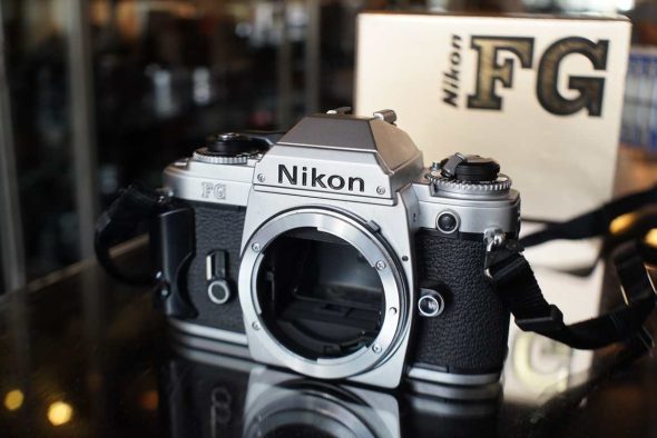 Nikon FG silver body, boxed, OUTLET