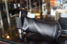Rolleiflex pistol grip for 6000 series